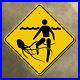 Australia_Queensland_jellyfish_warning_highway_marker_road_sign_beach_ocean_36_01_vc