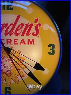 Vintage Borden's Elsie The Cow PAM 15 Lighted Metal Clock WORKS GREAT CONDITION