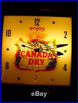 Vintage Canada Dry Soda Pop Gas Oil 15 Lighted Metal & Glass Pam Clock Sign