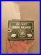 Vintage_Do_Not_Feed_Bears_Forest_Service_Heavy_Porcelain_Metal_Sign_01_pzq