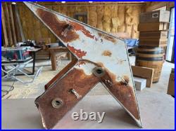 Vintage Metal Arrow Sign Vintage Metal Arrow Sign