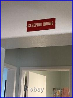 Vintage Metal Sign SLEEPING ROOMS